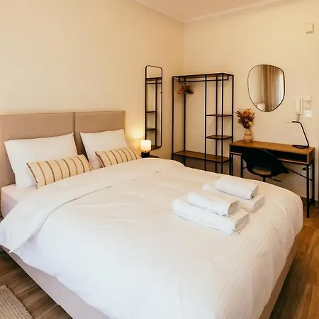 Cozy Housenest